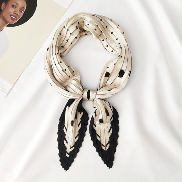 Art French Dots silk scarf - Picture 2 of 6